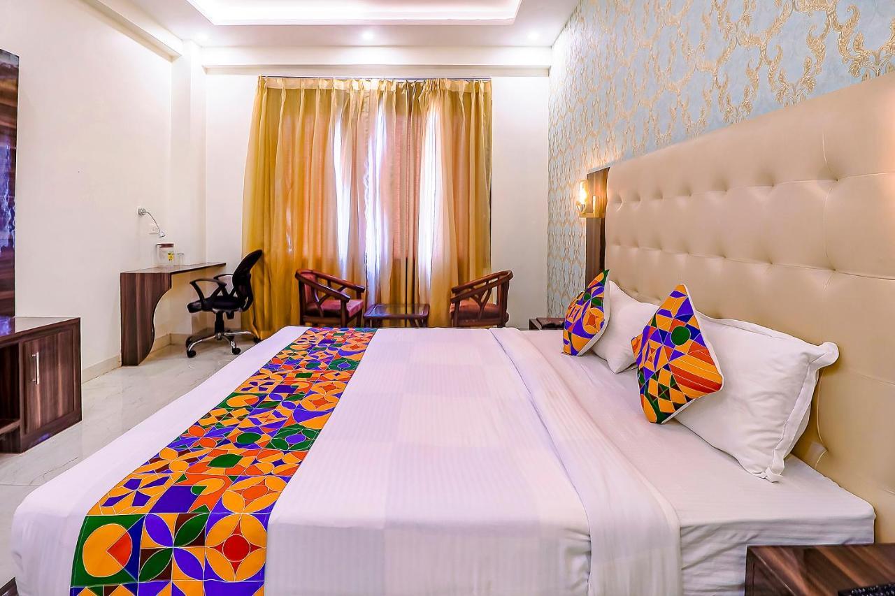 Fabhotel Swess Grand Agra  Bagian luar foto