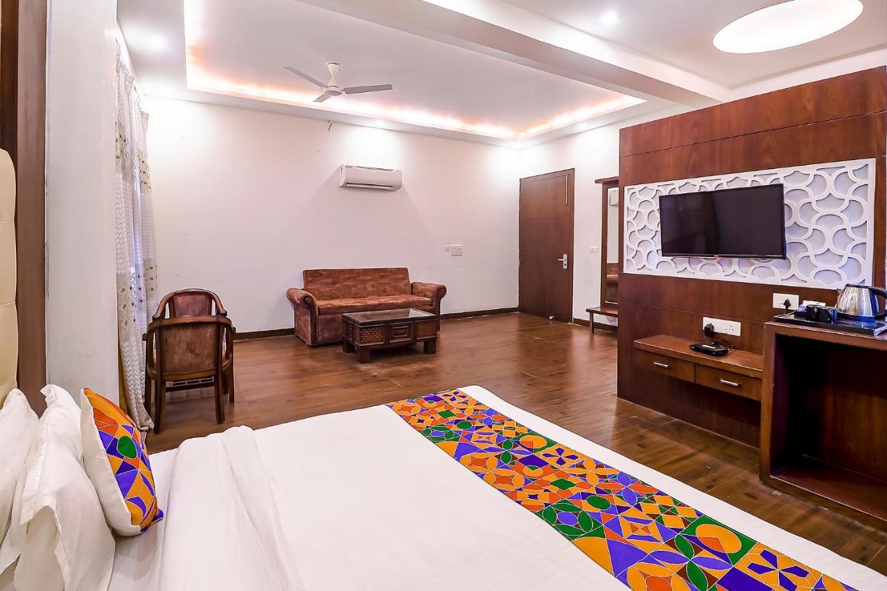 Fabhotel Swess Grand Agra  Bagian luar foto