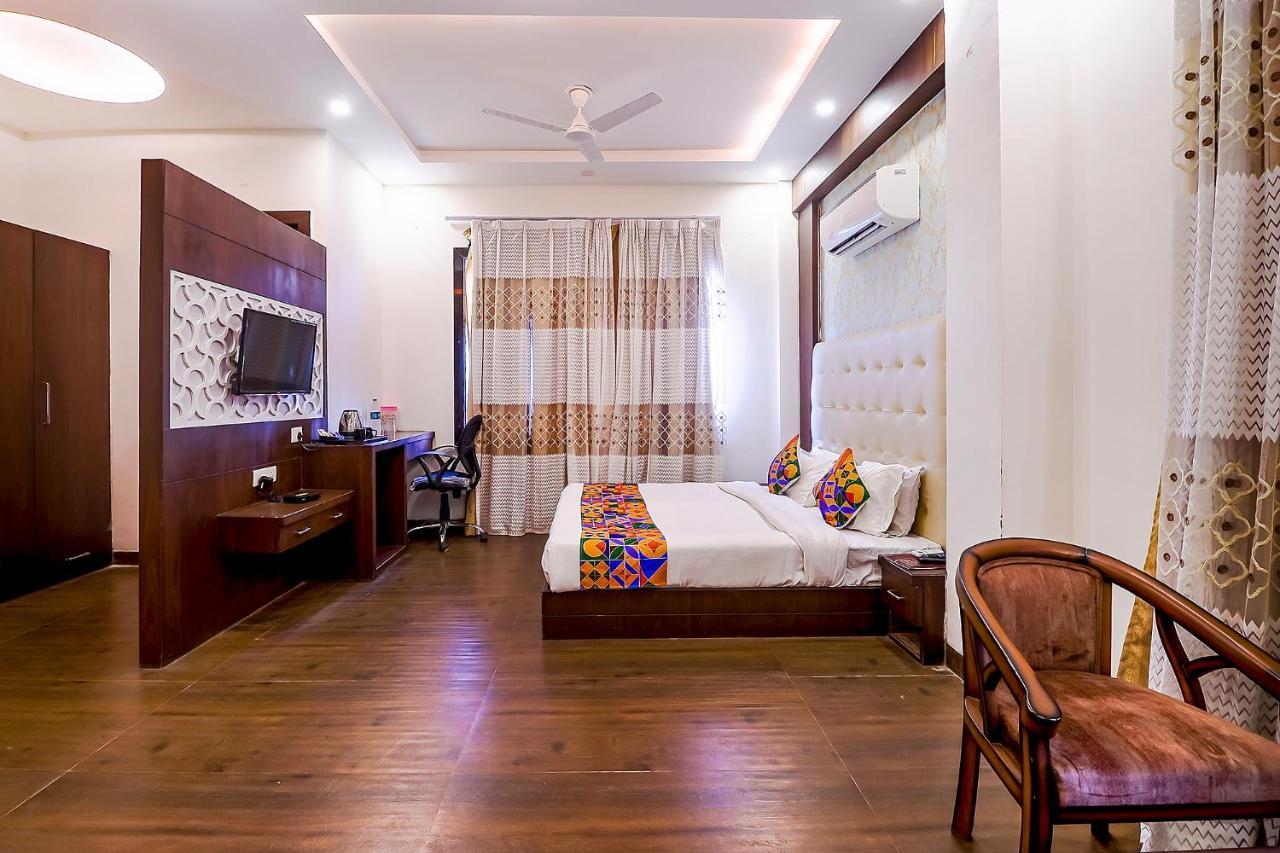 Fabhotel Swess Grand Agra  Bagian luar foto