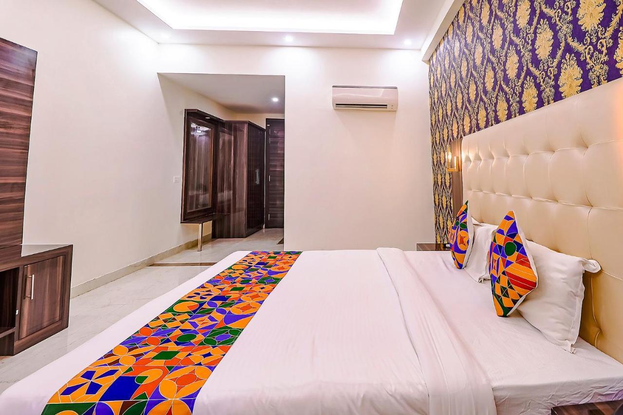 Fabhotel Swess Grand Agra  Bagian luar foto